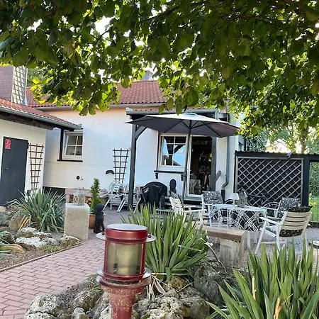 Idyllische Gaestehaus Im Gruenen * Altenstadt (Hessen)