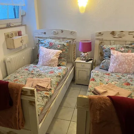 Idyllische Gaestehaus Im Gruenen