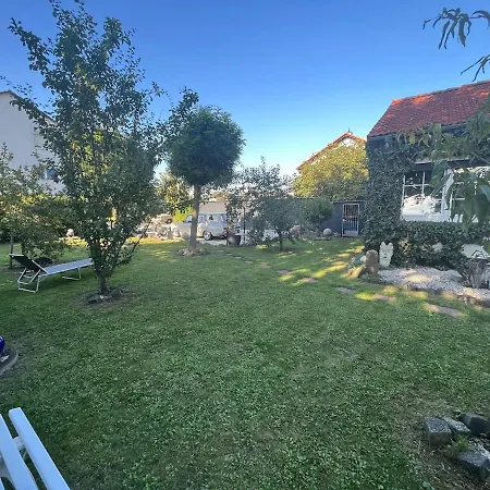 Idyllische Gaestehaus Im Gruenen *