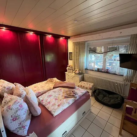 Idyllische Gaestehaus Im Gruenen Appartamento